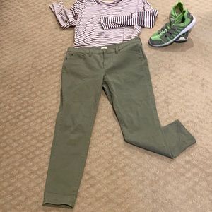Like new. J. Crew olive green jeans sz 30